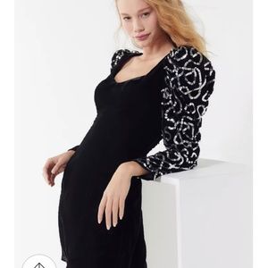 UO Urban Outfitters Sequin Puff Sleeve Black Silver Velvet Mini Dress Club Party